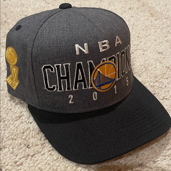 VINTAGE 2015 CHAMPIONS GOLDEN STATE WARRIORS ADIDAS SNAPBACK COLLECTIBLE